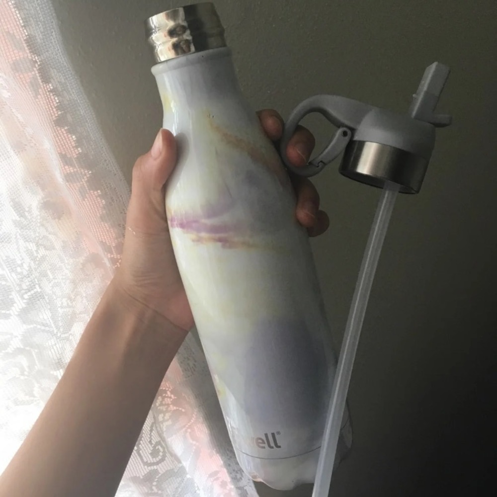Swell water bottle
